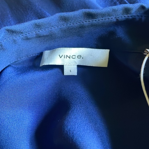 Vince silk blouse in dark blue - Picture 6 of 7